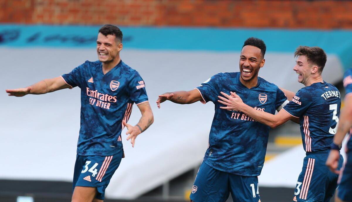 关于竞技赛场激情迸发，体育巨星开创辉煌历程的信息